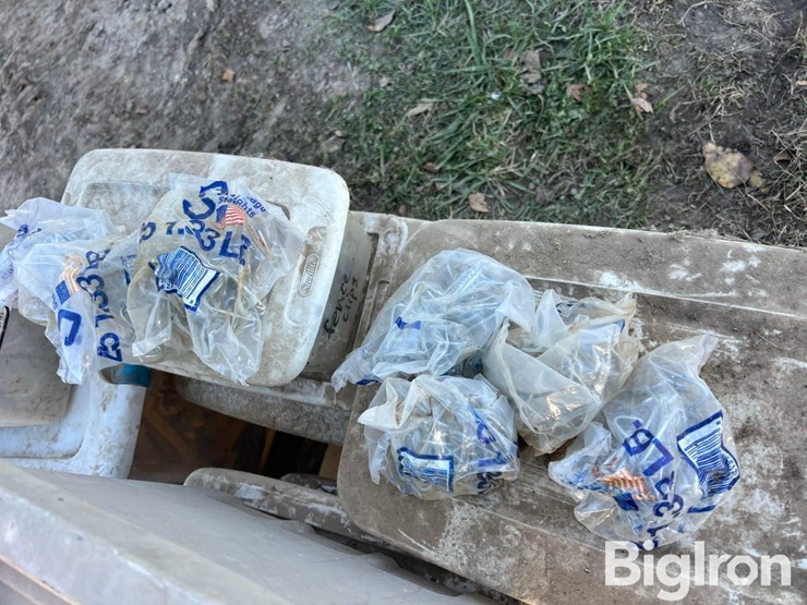 pallet-of-fencing-materials-image-13