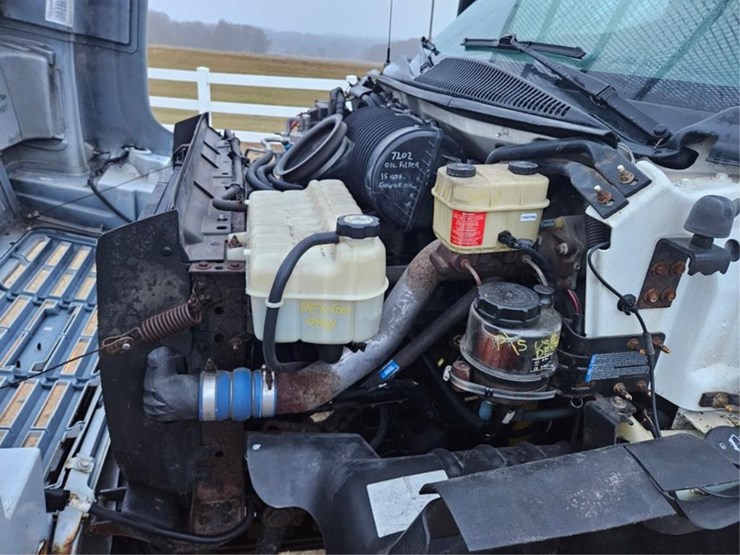 #3284-•-2003-gmc-c5500-aerial-truck-image-32