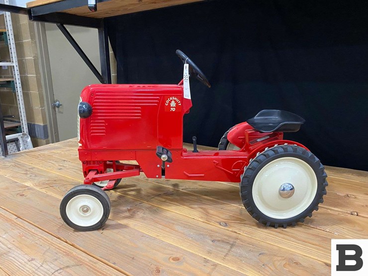 cockshutt-70-toy-pedal-tractor-image-2