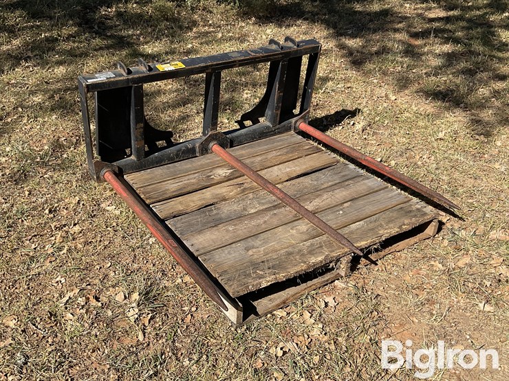 hla-te50bo500-bale-spear-skid-steer-attachment-image-3