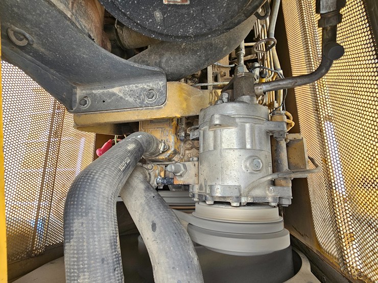 2002-caterpillar-d5g-xl-image-22