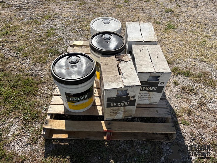 pallet-of-john-deere-hy-gard-hydraulic-oil-image-5