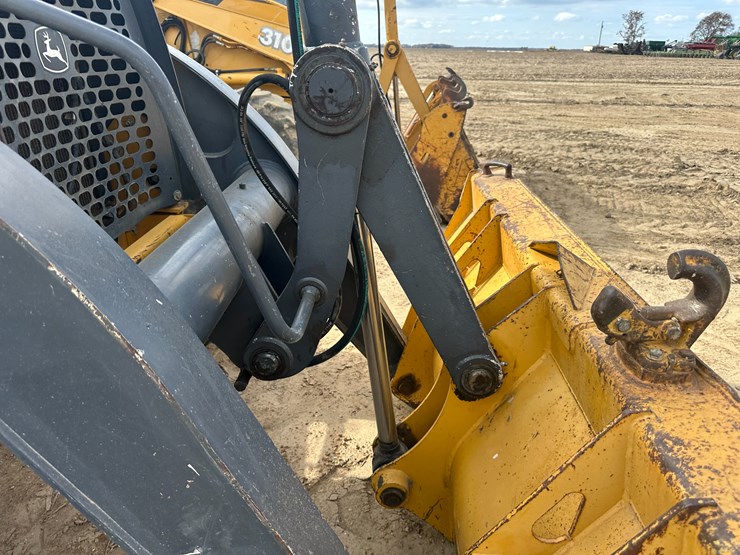 deere-310sj-image-42
