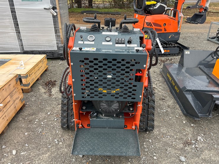 #111-•-2025-landhero-ldh-t460-mini-track-skid-steer-image-4