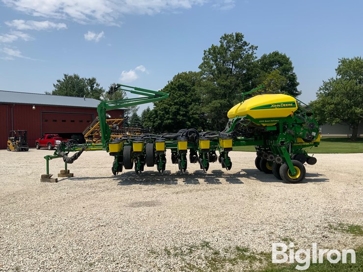 2009-john-deere-1770nt-image-8