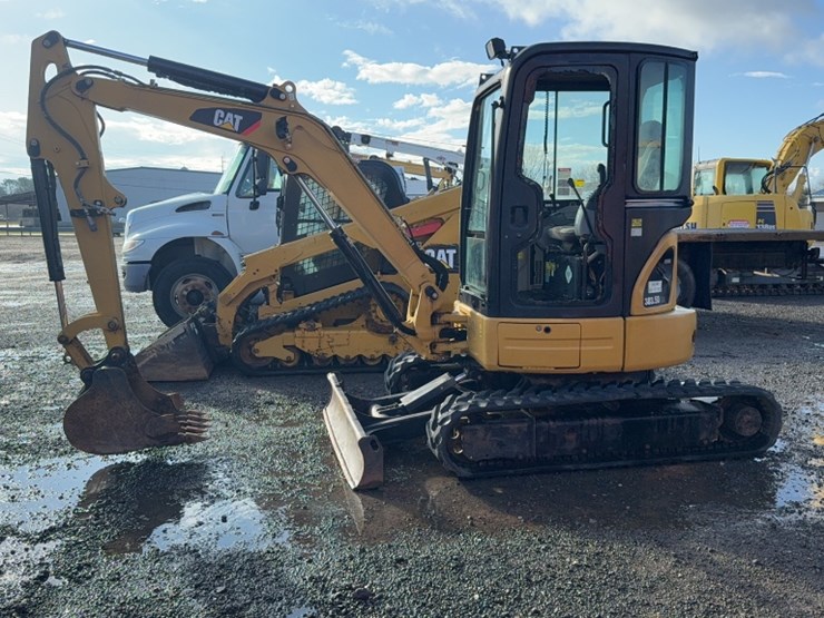 caterpillar-303-image-11