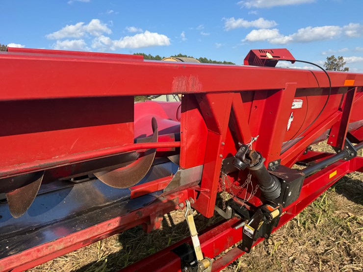 2011-case-ih-3412-image-34