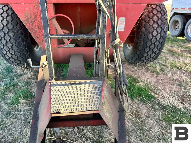 unverferth-7000-image-11