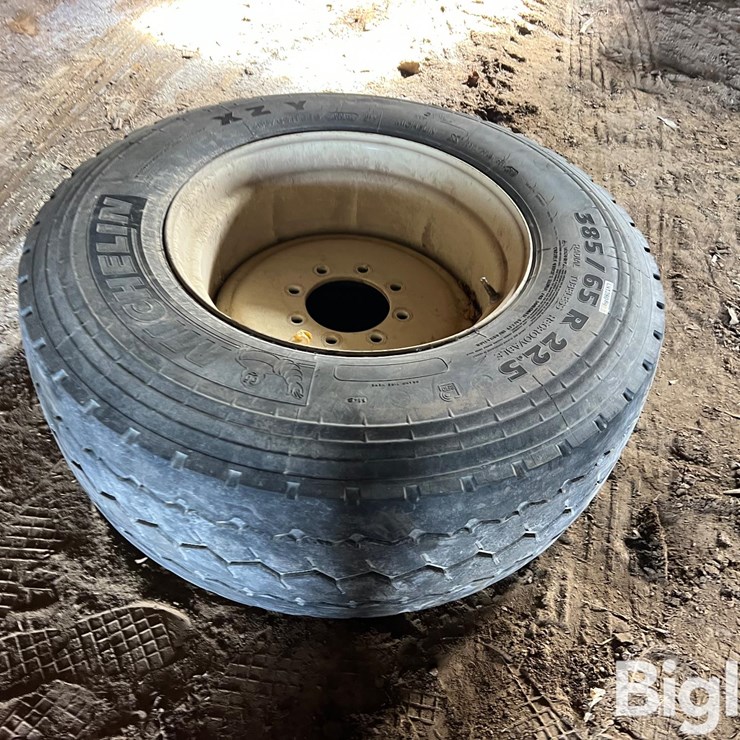 Michelin Implement Tire 385/65R22.5