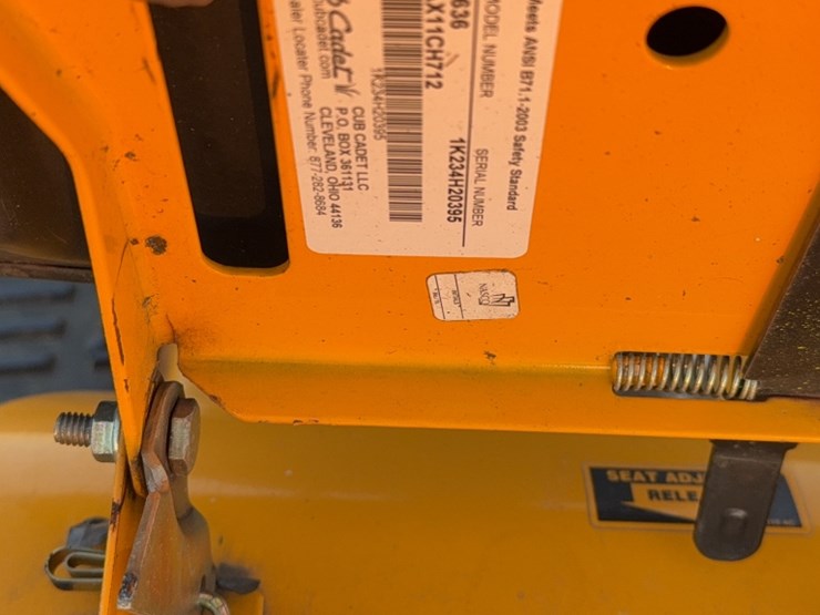 cub-cadet-lt1045-image-8