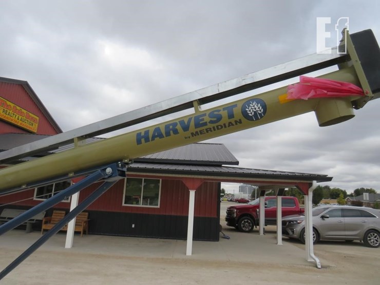 harvest-international-t832-image-6