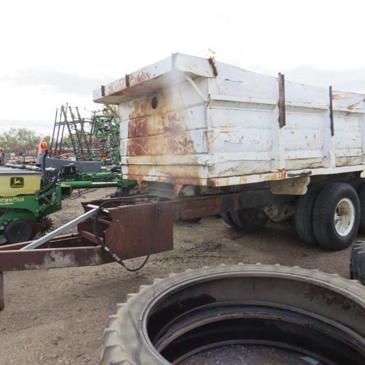 HOMEMADE DUMP TRAILER