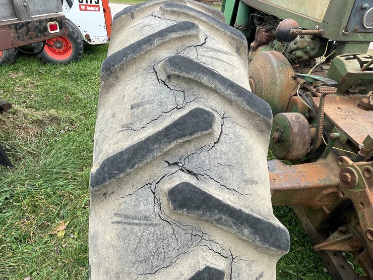 john-deere-620-image-38