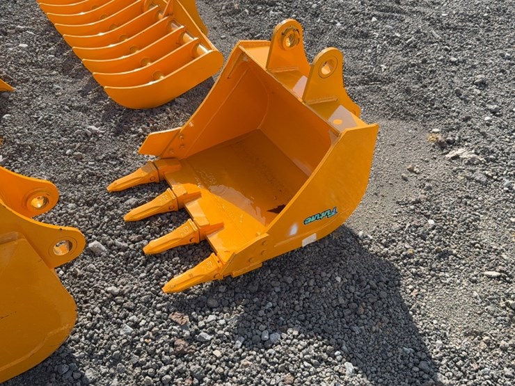 caterpillar-305-image-2