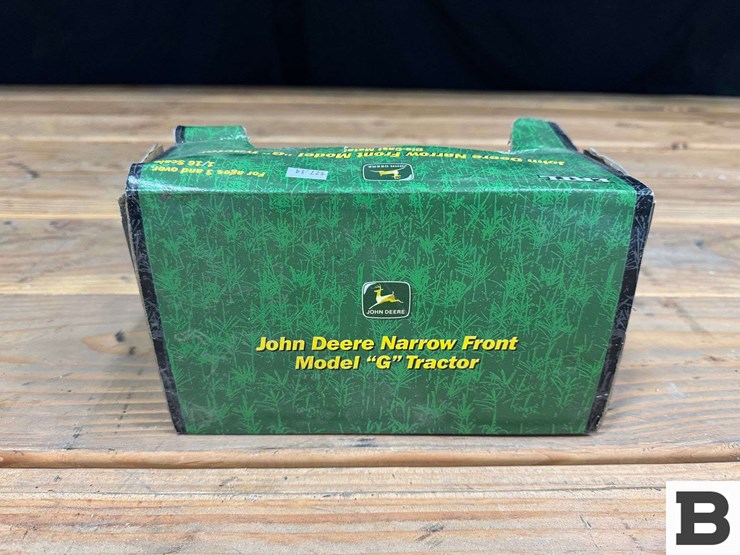 ertl-die-cast-replica-john-deere-narrow-front-model-"g"-tractor-1:16-scale-image-4