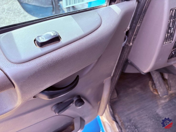 2012-peterbilt-337-image-88