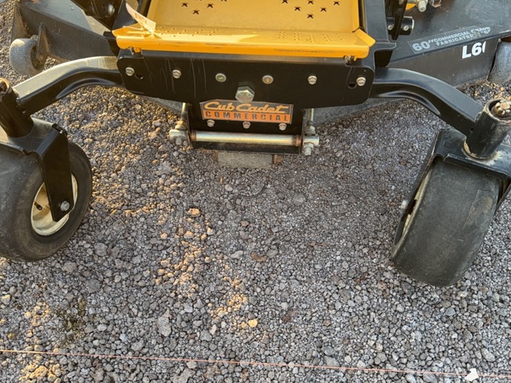 #3096-•-2011-cub-cadet-tank-zero-turn-lawn-mower-image-4