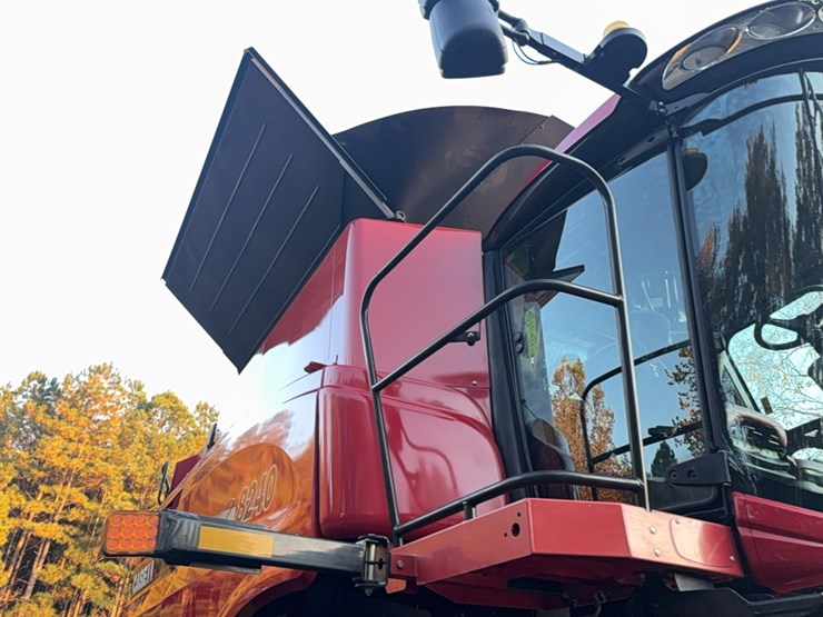 2018-case-ih-8240-image-31