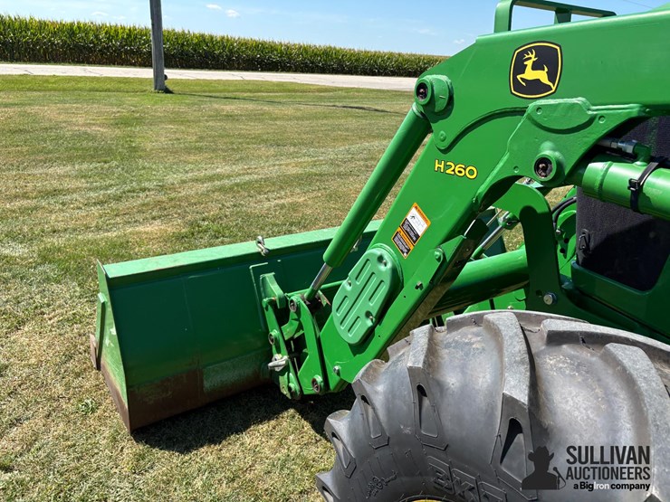 2015-john-deere-6140d-image-17
