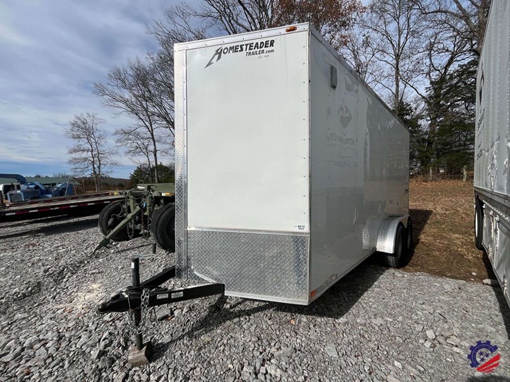 2023-homesteader-16’-enclosed-tag-trailer-image-1