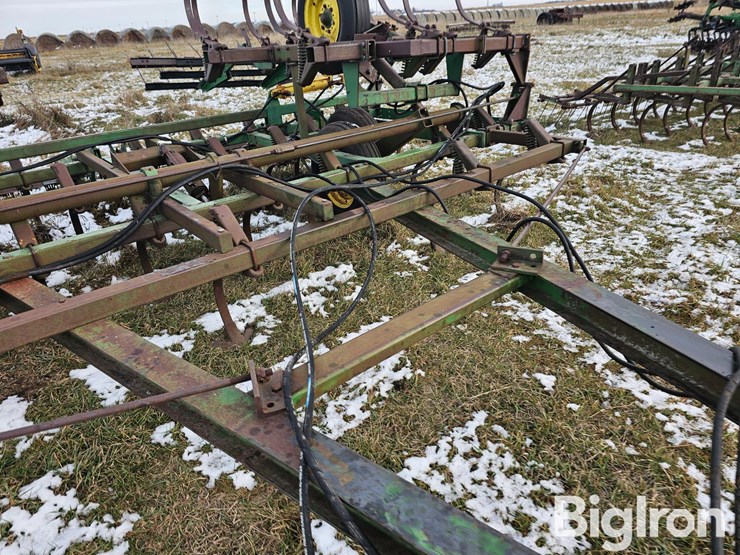 john-deere-1010-image-16