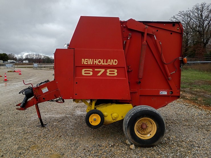 new-holland-678-image-2