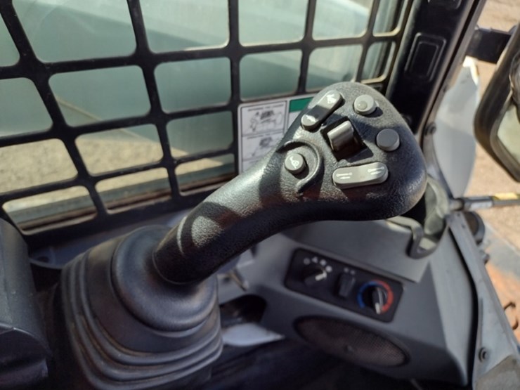 21-bobcat-t770-image-11