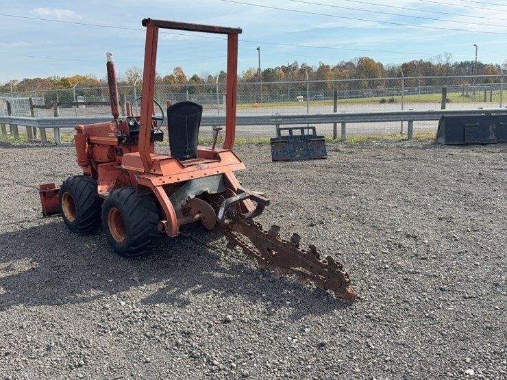 ditch-witch-2300-image-9