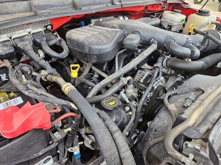 2016-ford-550-image-11