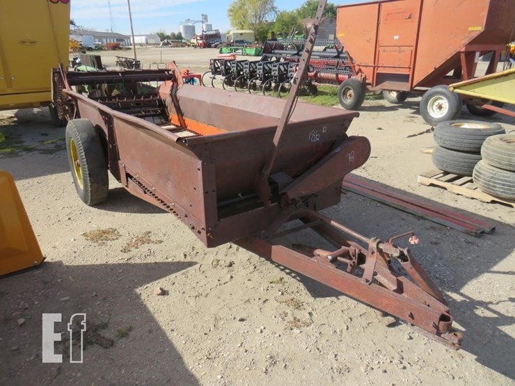 new-holland-manure-spreader-186-image-2