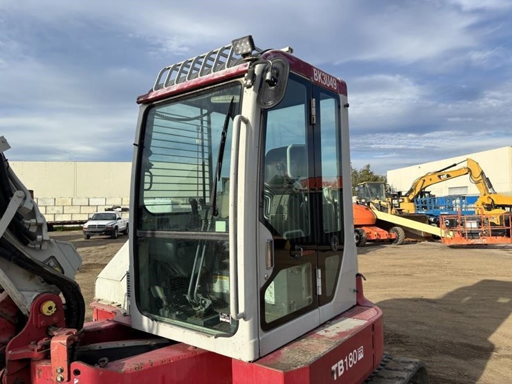 2012-takeuchi-tb180fr-image-27
