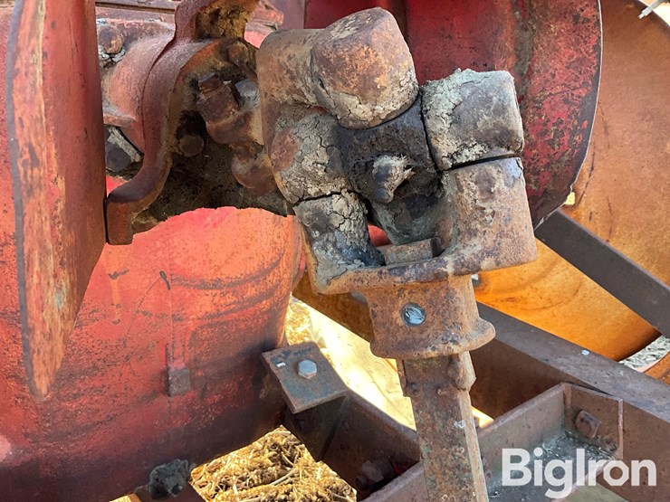 1949-massey-ferguson-44-image-10