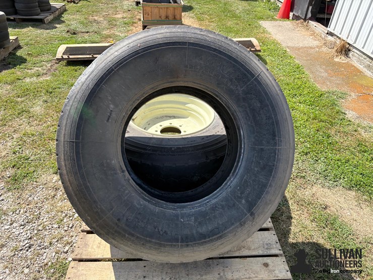 unverferth-8x8-rim-w/-425/65r22.5-tire-&-spare-image-2