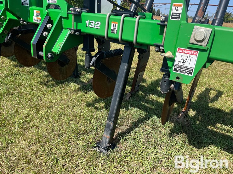 unverferth-132-zone-builder-7-shank-ripper-image-10