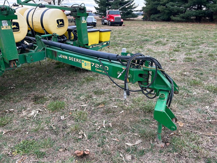 john-deere-7200-image-26