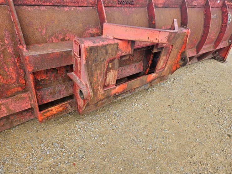 #3290-•-henke-20'-end-loader-snow-pusher-image-11