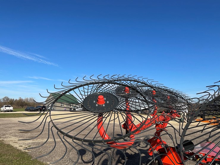 #1463-•-(8)-wheel-kuhn-speedrake-image-15