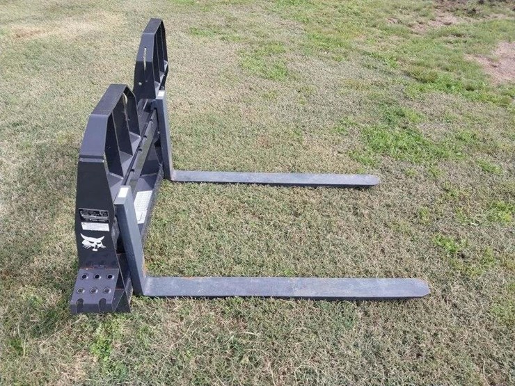 bobcat-bread-heavy-duty-48"-fork-set-image-2