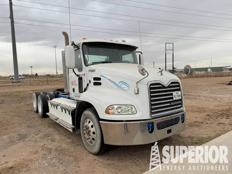 (x)-(2-2)-2018-mack-cxu633t-t/a-truck-tractor-w/-...-image-4