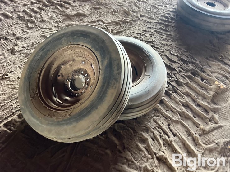 implement-9.5l-15sl-tires-image-3