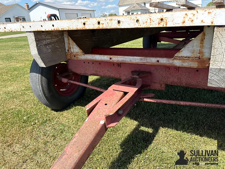 8'x15'-hay-rack-on-running-gear-image-9