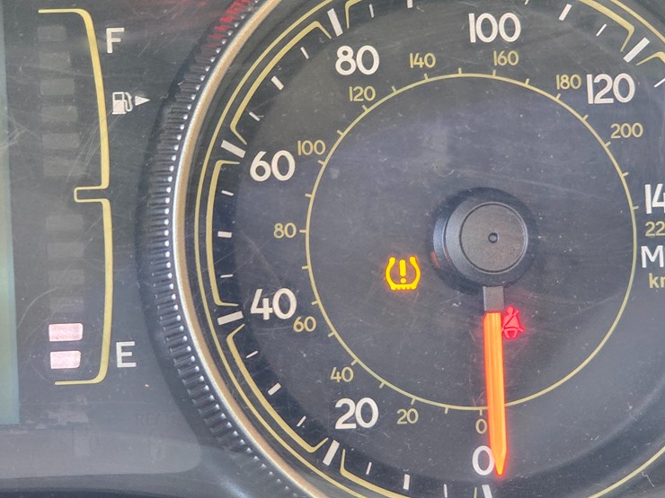 2016-jeep-cherokee-image-57