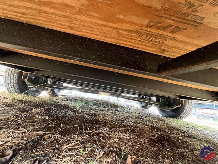 2023-homesteader-16’-enclosed-tag-trailer-image-21