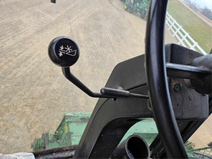 john-deere-8820-image-36