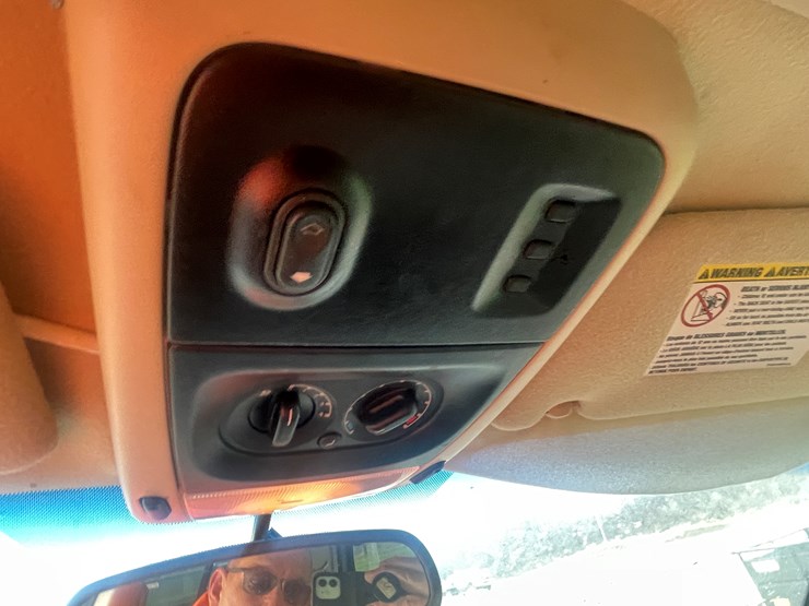 2004-ford-explorer-image-53