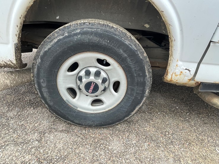 #1064-•-2012-gmc-savana-1-ton-van-(has-wi-title)-image-78