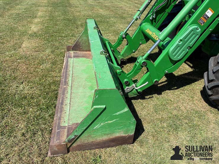 2015-john-deere-6140d-image-19