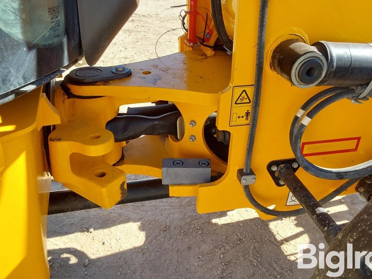 2021-jcb-409-image-19