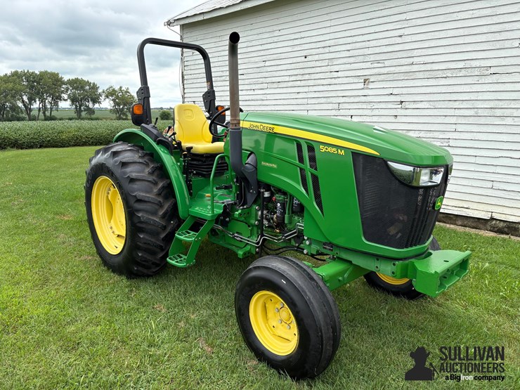 2011-john-deere-5085m-image-3