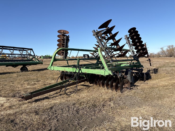 john-deere-230-image-1